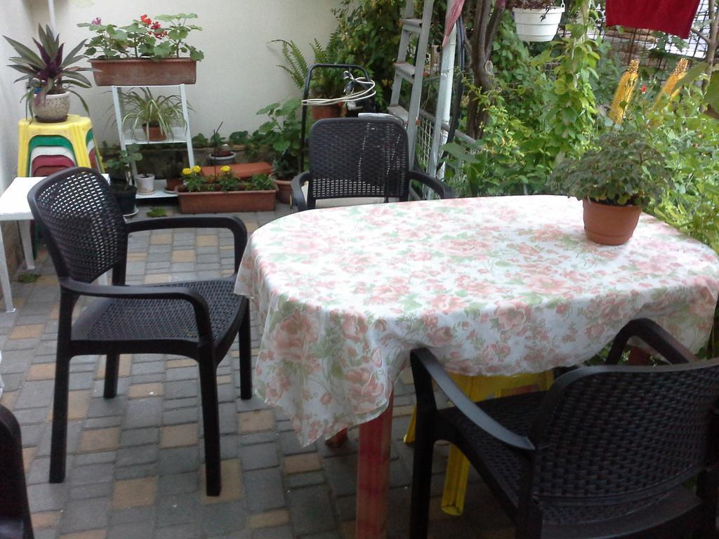 Guesthouse Marta Одеса Екстериор снимка