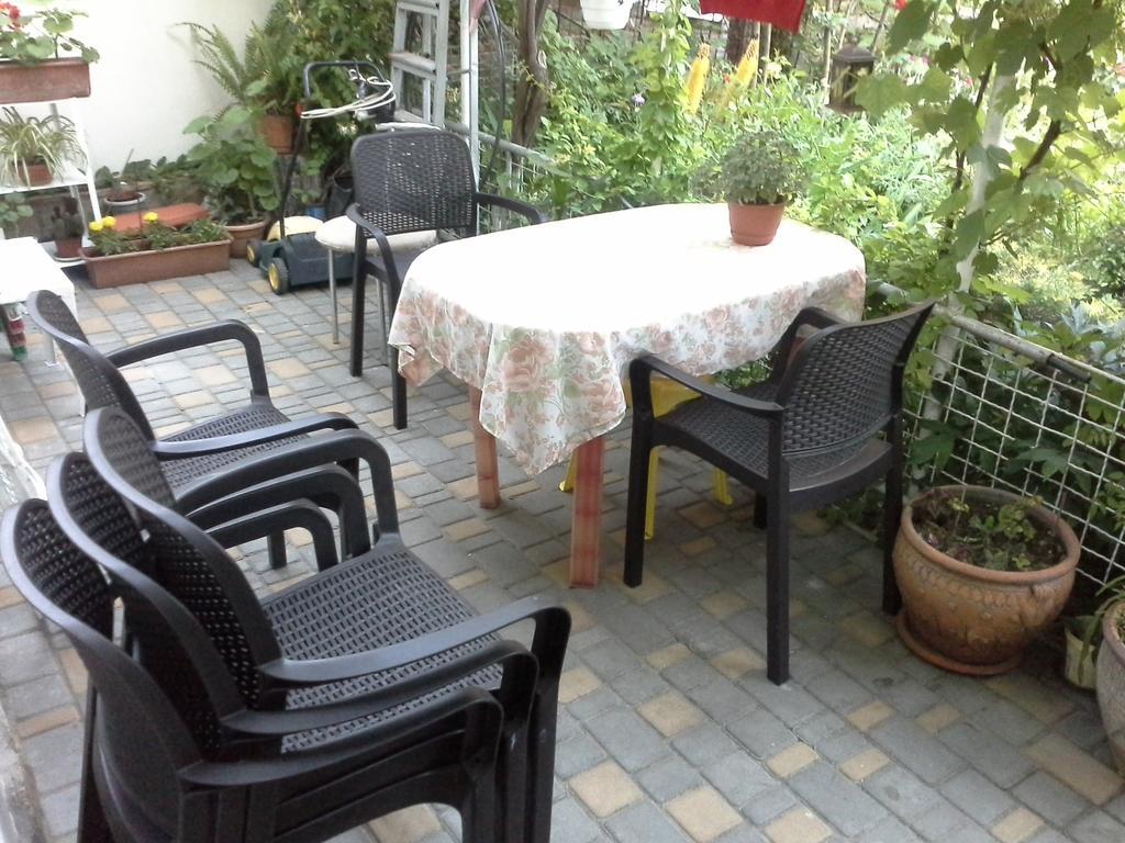 Guesthouse Marta Одеса Екстериор снимка