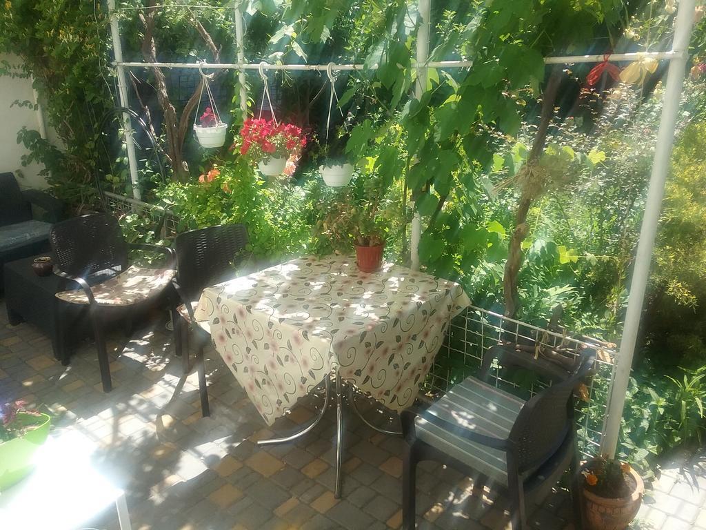 Guesthouse Marta Одеса Екстериор снимка